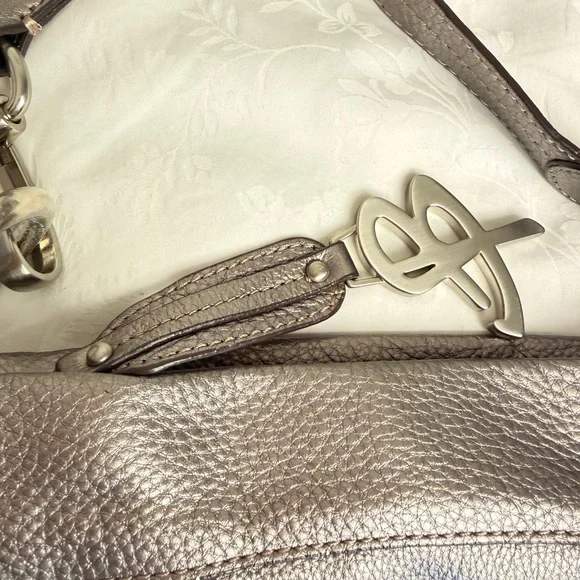 B. Makowsky Metallic Silver Crossbody Bag - Picture 3 of 8